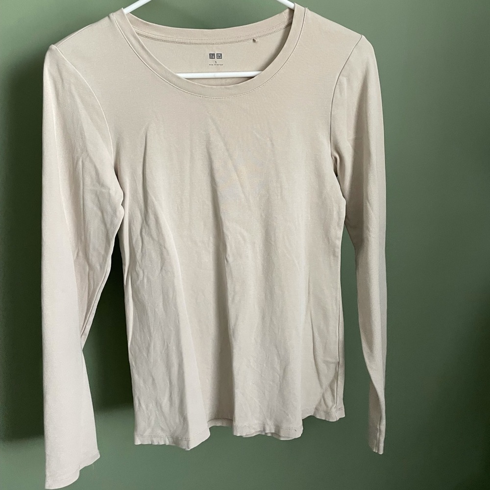 Uniqlo Long Sleeve Cream T-shirt